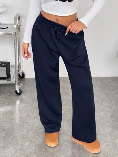 SHEIN EZwear 大码纯色前系带简约休闲高腰宽松直筒运动裤，适合毕业季、教师节、返校季等场合穿着。