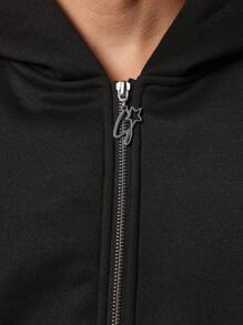 SUMWON Sudadera con capucha de estilo urbano con cremallera, estampado tipográfico árabe en la espalda, capucha ajustable, esencial para el streetwear y el athleisure en otoño e invierno