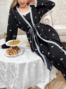 CottageSlumber Set de 3 piezas de ropa de dormir con contraste de encaje y estampado de cerezas, incluye bata, ideal para vacaciones y temporada festiva