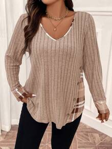 SHEIN LUNE 格纹印花纽扣细节 T 恤图案 T 恤女式上衣 - 卡其色 - 查看 3