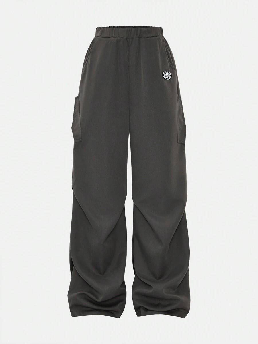 SHEIN American Streetwear 褶皱设计宽松裤，配有时尚扣和装饰口袋，适合徒步旅行、旅行、休闲穿着以及作为送给家人和朋友的礼物 - 棕色 - 查看 1