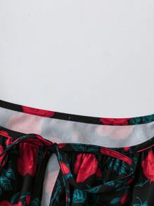 SHEIN Clasi 大码女式情人节满身玫瑰印花褶皱蝴蝶结腰部分层荷叶边下摆长袖优雅休闲工作连衣裙，适合新年、音乐节、感恩节、圣诞节、万圣节、复活节、狂欢节等节日、休闲聚会、海滩度假、公园野餐、日常通勤、购物和娱乐。面料舒适，设计独特，性价比高。