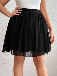 SHEIN Privé Falda mini de gasa blanca sólida de moda para mujer de talla grande, elegante para vacaciones en la playa, citas y amigas - Negro - Ver 5