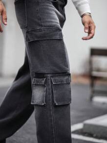 Manfinity LEGND Men's Solid Color Multi-Pocket Casual Streetwear Cargo Jeans