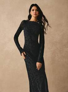 Poéselle Black Velvet Embroidered Trumpet Sleeve Slim Dress, Black Long Sleeve Dress, Black Mid-Length Dress For Women, New Year Wear, Holiday Wear, Christmas Party Wear For Women, New Year's Eve Dress, FW24