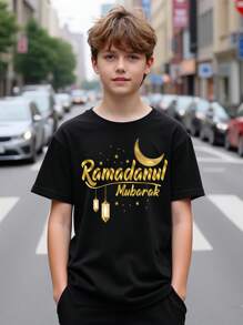 SHEIN 1件斋月新月渐变字母标语印花圆领短袖T恤，适合青少年男孩 - 黑色 - 查看 3