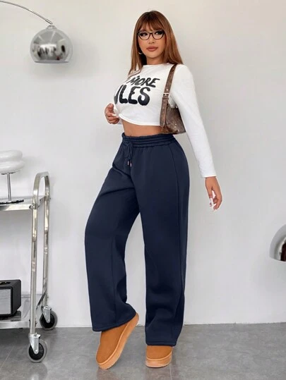 SHEIN EZwear 大码纯色前系带简约休闲高腰宽松直筒运动裤，适合毕业季、教师节、返校季等场合穿着。
