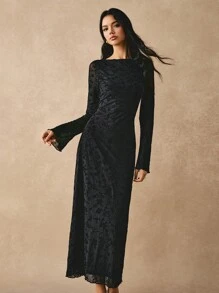 Poéselle Black Velvet Embroidered Trumpet Sleeve Slim Dress, Black Long Sleeve Dress, Black Mid-Length Dress For Women, New Year Wear, Holiday Wear, Christmas Party Wear For Women, New Year's Eve Dress, FW24