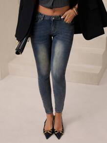 SHEIN Essnce Jeans ajustados informales desgastados de moda para mujer - Lavado ligero - Ver 4