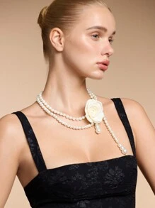 SHEIN BAE Collier avec fleur de rose en tissu et décoration de perle de fantaisie, convient pour un port quotidien et pour les fêtes des femmes, Valentin, maman, mère, fête des mères, cadeau
