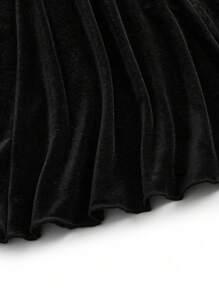 SHEIN Unity Plus Size Women Fluffy Collar Sleeveless Backless Mermaid Hem Bodycon Skirt Set, Sexy Velvet Two-Piece Set For Date, Party, Nightclub