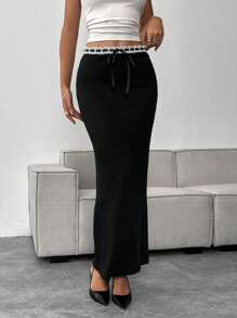 SHEIN Essnce Falda larga entallada de corte sirena de color negro con bloqueo de colores, cinturilla de encaje, estilo casual de moda de los 90, para salir, ideal para otoño y primavera, ropa de mujer para Navidad
