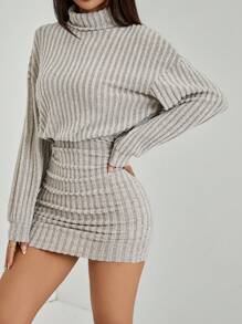 SHEIN PETITE 高领落肩褶饰紧身连衣裙 - 杏色 - 查看 4