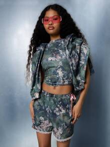 SUMWON WOMEN Street Camo All Over Print Fitted T-Shirt