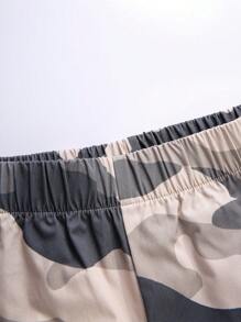 SHEIN 2 件套青少年男孩休闲黑色圆领保暖连帽衫、迷彩印花文字和工装裤运动服，适合秋冬季日常街头穿着，简约学院风格 - 彩色 - 查看 8