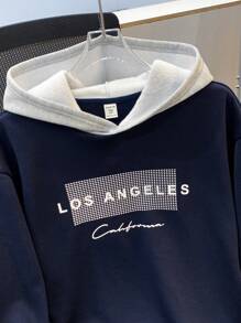 SHEIN 青少年男孩休闲拼布撞色连帽衫，灰色和海军蓝，英文印花，保暖衬里，百搭日常穿着，秋冬 - 藍色 - 查看 4