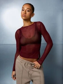 SUMWON WOMEN 透明网眼长袖短款上衣，搭配多层背心内搭，完美秋季时尚单品