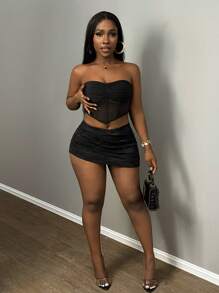Slaydiva Valentine's Day Sexy Black Slim Fit Textured Fabric Skirt With Asymmetric Hem And Side Ruched Detail For Women