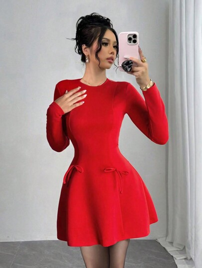 Selianne Ny 2024 Röd Rund Halsringning A-linjeformad Miniklänning med Rosettdekoration och Dold Dragkedja Bak För Nyårskläder