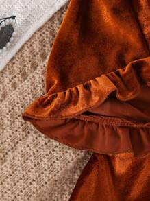 SHEIN Infant/Baby Girl New Red Velvet Short Christmas Hooded Cape With Ruffle Trim - Brown - View 3