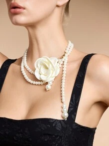SHEIN BAE Collier avec fleur de rose en tissu et décoration de perle de fantaisie, convient pour un port quotidien et pour les fêtes des femmes, Valentin, maman, mère, fête des mères, cadeau