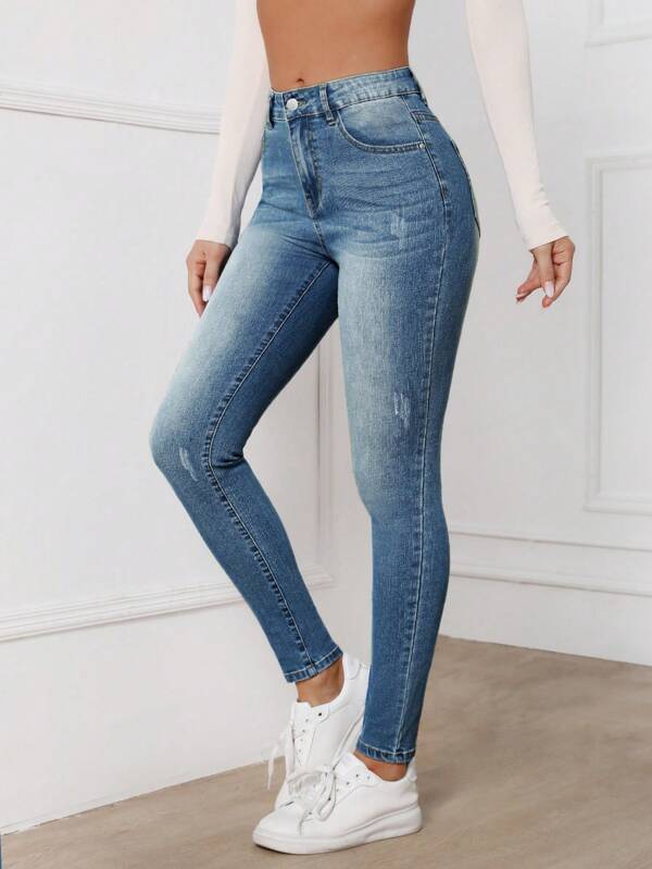 EMERY ROSE Women's Front Button Pocket Simple Denim Jeans, Casual Everyday Wear