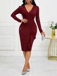 SHEIN Lady Robe midi moulante noire étincelante et torsadée, chic et décontractée. Robe pour femmes, idéale pour le travail et le quotidien. - Rouge foncé - Voir 6