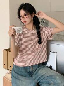 DAZY 女士条纹印花圆领短袖休闲 T 恤 - 彩色 - 查看 2