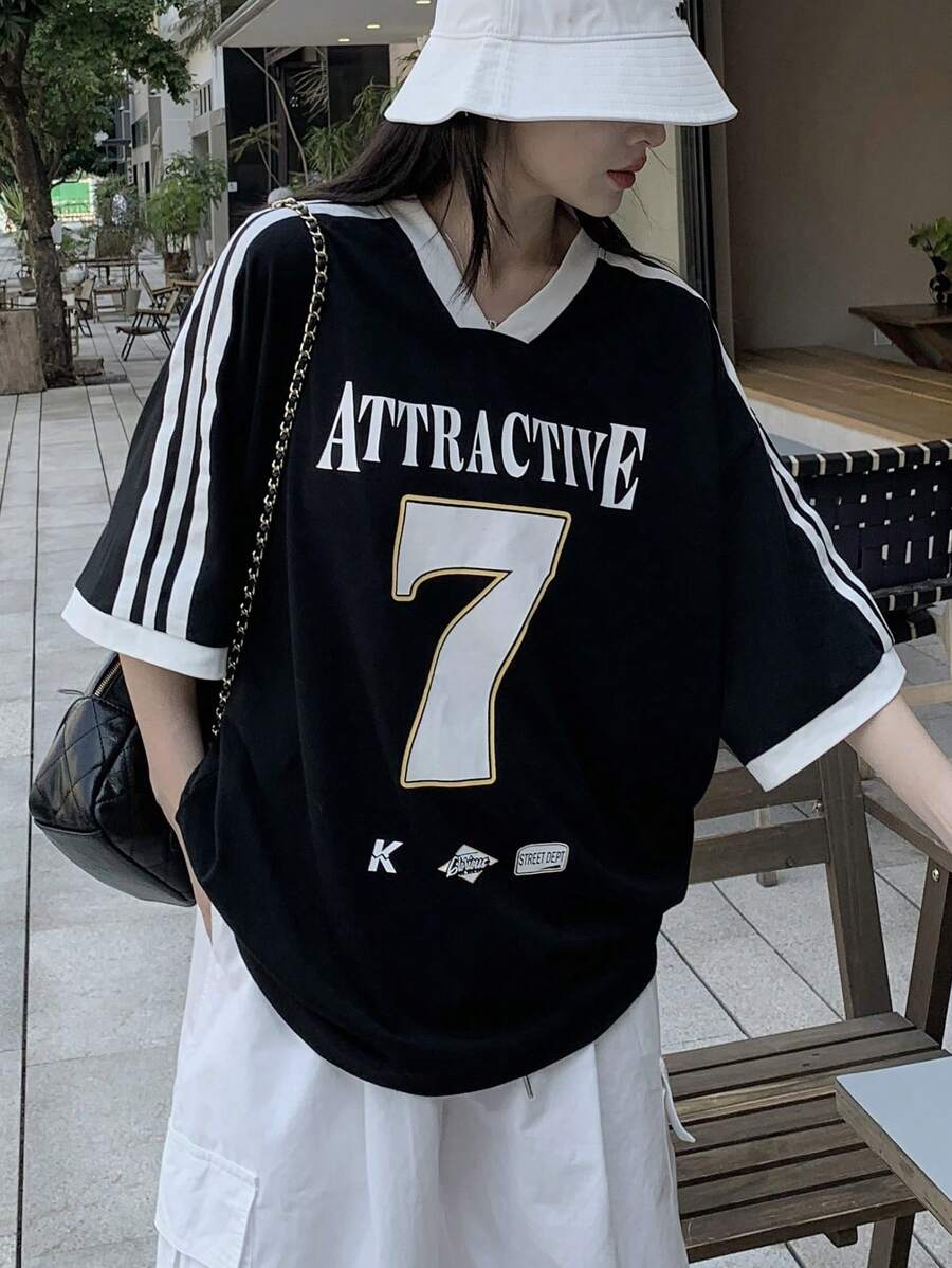 DAZY 女士休闲撞色条纹字母数字印花 V 领短袖 T 恤超大 T 恤