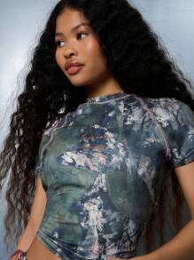SUMWON WOMEN Street Camo All Over Print Fitted T-Shirt