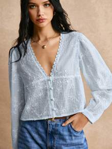 Poéselle 女士花卉蕾丝前扣长袖衬衫，休闲日常穿着 - 淺藍色 - 查看 7