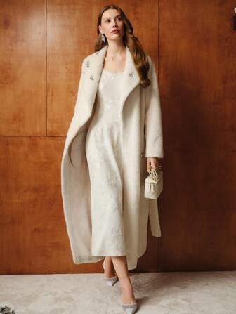 MOTF PREMIUM Casaco longo com cinto e detalhe de strass com lapela Teddy