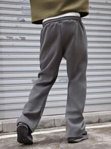 Manfinity EMRG Men's Streetwear INS Faux Retro Distressed Letter Pattern Gray Sweatpants, Fall And Winter Going Out Long Casual Baggy Sweatpants, For Husband, Boyfriend Gifts, For Rave