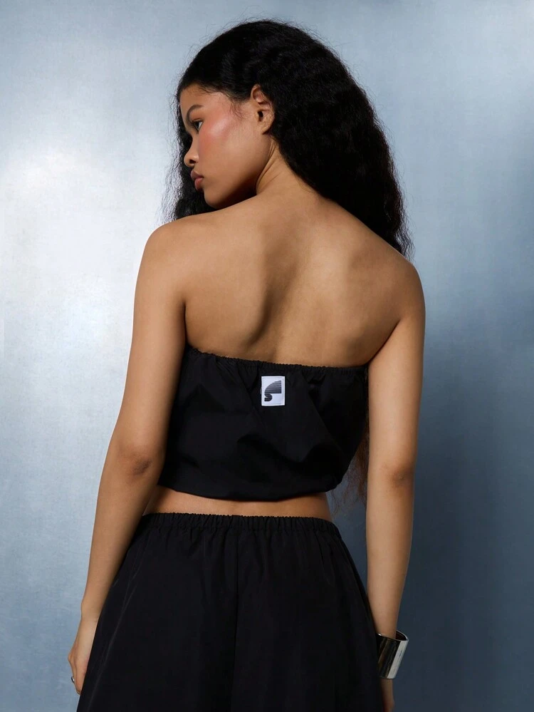 SUMWON WOMEN 러칭 디테일과 유틸리티 포켓이 있는 반도 크롭 탑