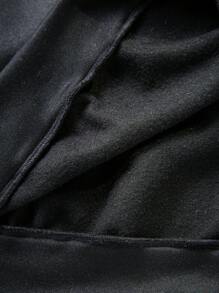 SHEIN 2 件套青少年男孩休闲黑色圆领保暖连帽衫、迷彩印花文字和工装裤运动服，适合秋冬季日常街头穿着，简约学院风格 - 彩色 - 查看 4