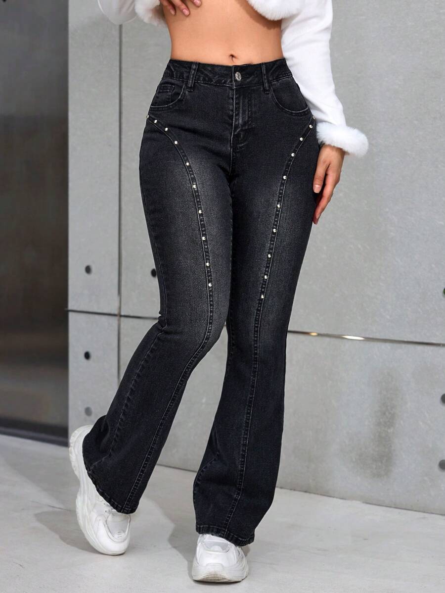 SHEIN PETITE Jeans casuales de pierna acampanada con ajuste slim y efecto lavado de agua - Negro - Ver 1