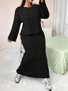 Flirla Plus Size Vintage Knitted 2Pcs Set, Pullover Sweater And Fitted Skirt For Fall/Winter - Black - View 4