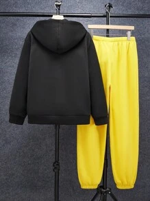SHEIN 青少年男孩休闲宽松舒适百搭赛车印花连帽衫和运动裤两件套，适合秋冬季外出 - 黃色 - 查看 2