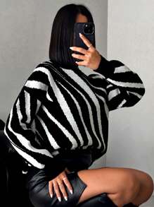 EURMUSE 女士休闲撞色条纹落肩毛衣，秋冬季 - 黑與白 - 查看 1