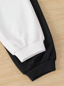 SHEIN 大童男孩 2件組休閒風拼色保暖內裡運動長褲，適合秋冬穿著 - 黑與白 - 查看 4