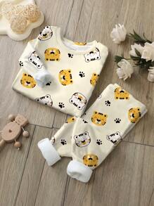 SHEIN 男婴休闲卡通老虎印花舒适长袖上衣和裤子套装，秋冬舒适家居服 - 彩色 - 查看 1