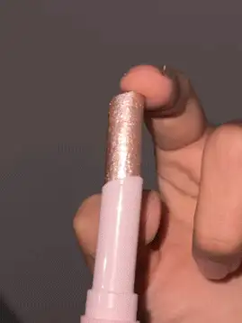 SHEGLAM Barra de sombra de ojos Crystal Jelly Glaze Stick-Golden Girl, multiusos, de una sola barra, con brillo, de larga duración y alto pigmento Graduación Cumpleaños Vacaciones Verano Otoño Y2k Elegante Moda Mujeres Niñas Marca Maquillaje Cosmético Belleza Fiesta Playa Viaje Camping Aire libre Escuela Campus Excursión Festivales Decoración Regalo Presente Rosa Chica Cosplay Mejor Color Encanto Vibra
