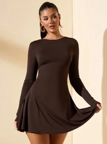 SHEIN BAE Váy mini cổ cao dài tay ôm vừa vặn cho nữ có viền nhún bèo, màu cà phê, thích hợp mặc nhiều lớp, hẹn hò hoặc đi làm vào mùa thu đông, váy ô thanh lịch, trang phục công sở, đồ mặc trong mùa thu - màu nâu - Xem 5