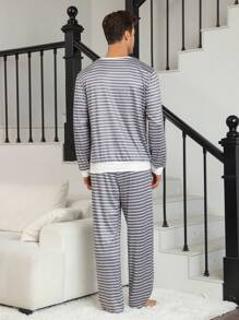 男士条纹圆领长袖上衣和裤子睡衣套装