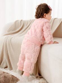 SHEIN Newborn Baby Girl 2pcs/Set Pink Heart Fuzzy Texture Fabric Long Sleeve Top And Long Pants Winter Outfit - Pink - View 2