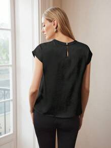 MOTF PREMIUM Blusa con escote de ojo de cerradura y detalle de cadena - Negro - Ver 2