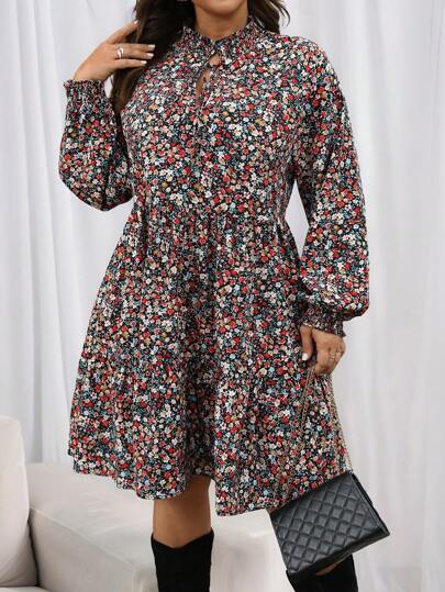 SHEIN LUNE Vestido holgado tipo bodydoll con mangas farol, cuello con lazo y estampado floral ditsy para mujer de talla grande, vestido de falda floral estilo vacaciones para mujer, conjunto de Acción de Gracias, ropa de mujer para Año Nuevo, vestidos de invierno, ropa de mujer para rave