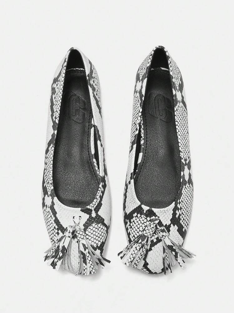 CUCCOO BIZCHIC Women's Square Toe Flat Flower Embellished Shoes, Fashion Comfortable PU Leather Daily And Party Slip-On