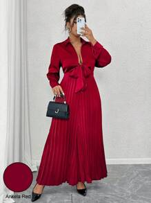 Celure Mono en color rojo de San Valentín con moño de Año Nuevo, de talla grande, con cuello de camisa, corbata y pierna plisada