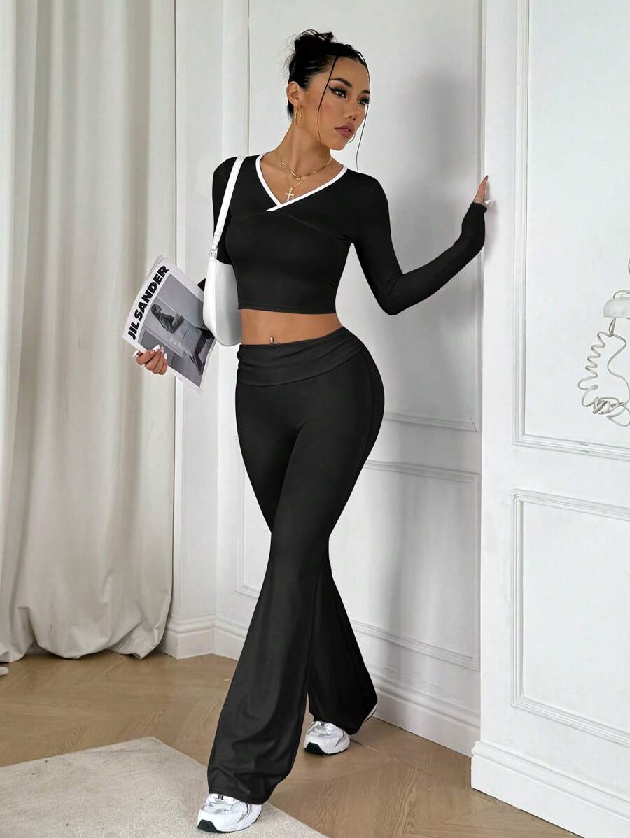 Easithlete Women's Figure-Hugging Running Stretchy Contrast Color High Fashion Sexy Casual Chic Long Sleeve Tops, Base Layer For Outdoor, Fitness, Yoga, 2pcs Set Includes High Waist Flared Trousers' Flared Leggings Setblack Two Pieces Setblack Two Pieces Outfitblack Two Piecesblack 2 Pieces Set